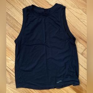 Brooks Distance Tank
